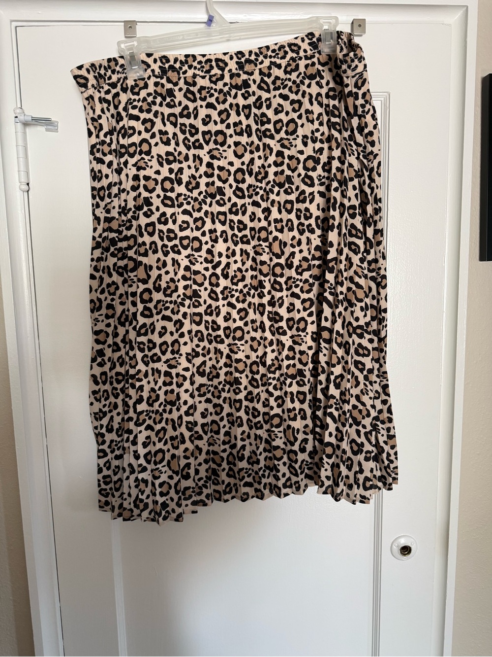 Ava & Viv Leopard Pleated Midi Skirt in Beige and Black